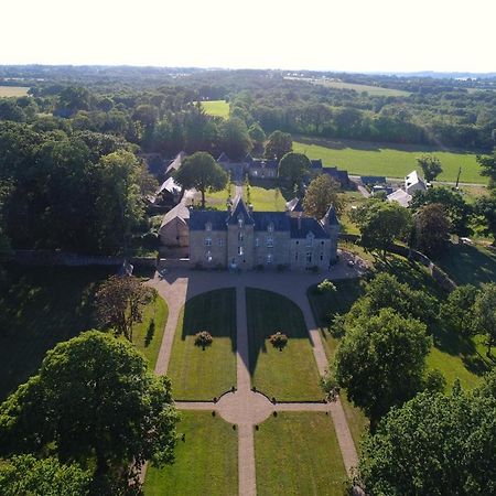 Chateau De Cadouzan Saint-Dolay Екстериор снимка