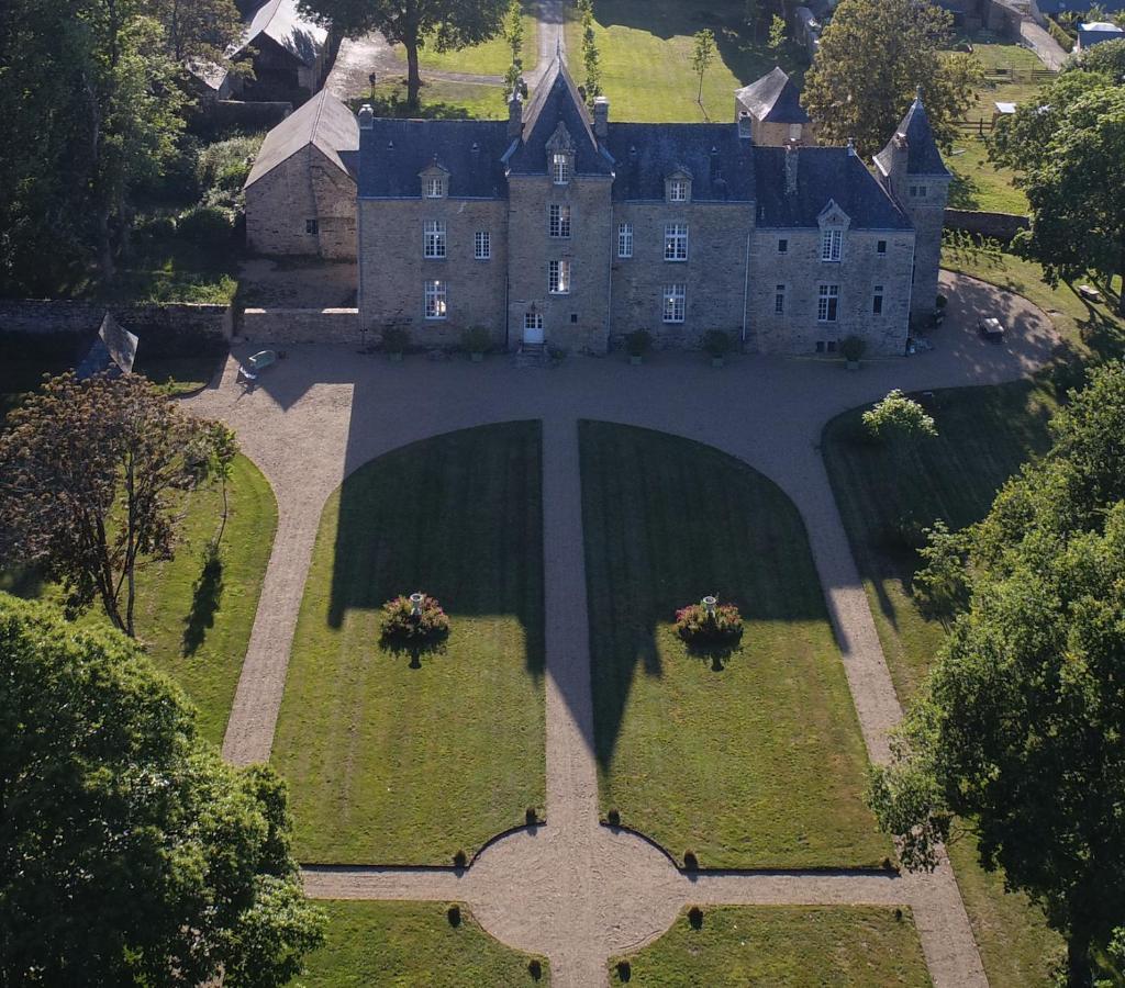 Chateau De Cadouzan Saint-Dolay Екстериор снимка