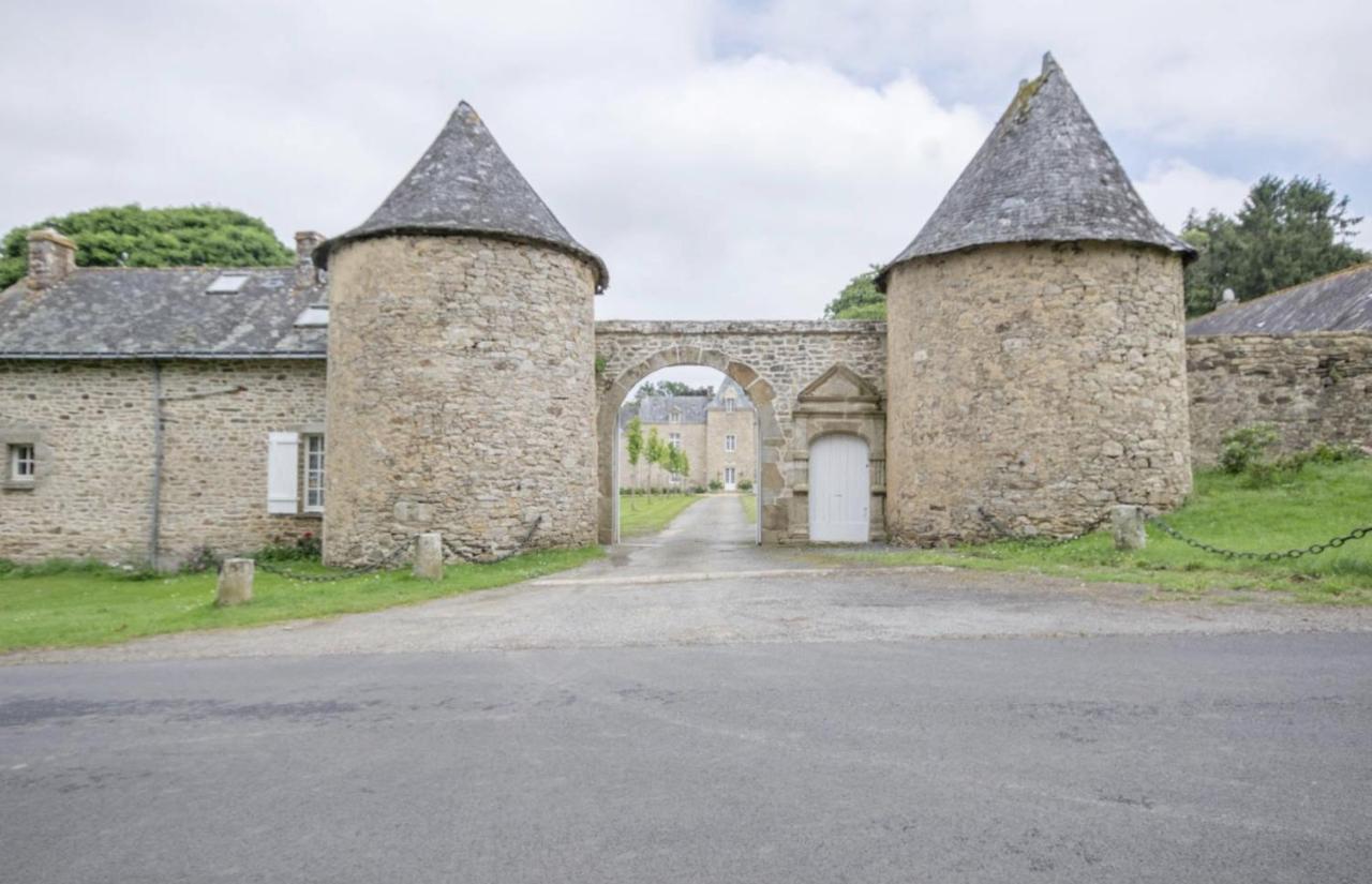 Chateau De Cadouzan Saint-Dolay Екстериор снимка