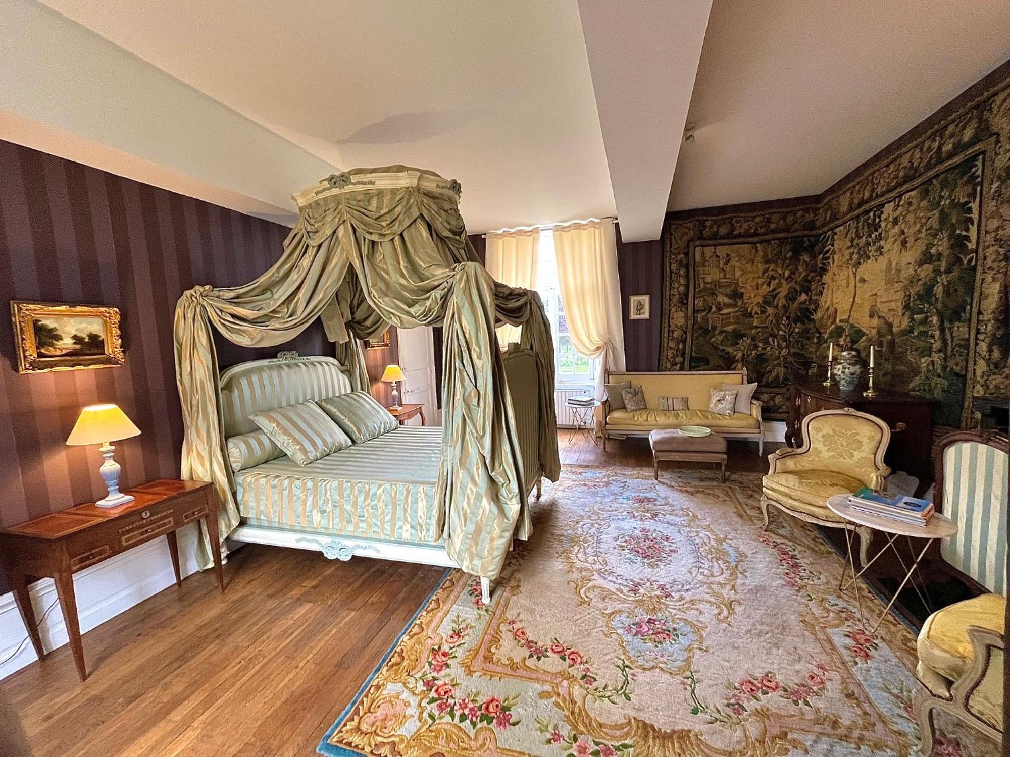 Chateau De Cadouzan Saint-Dolay Екстериор снимка